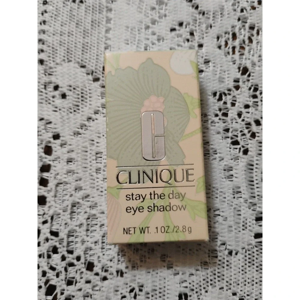 Clinique Stay The Day Eye Shadow .10 oz #18 blackened khaki ##RARE(new with box)